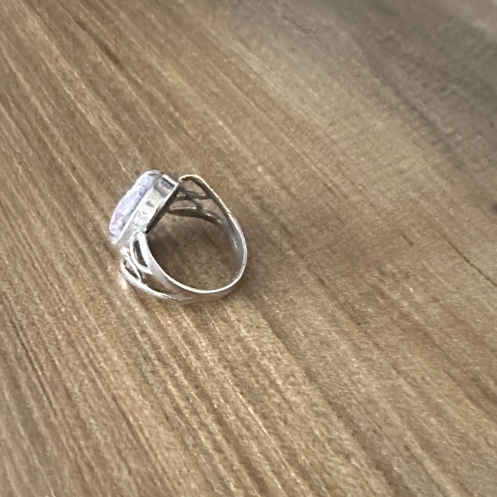 Elegant 925 Silver and Purple Women's Ring size 7 1/2 - Picture 3 of 6